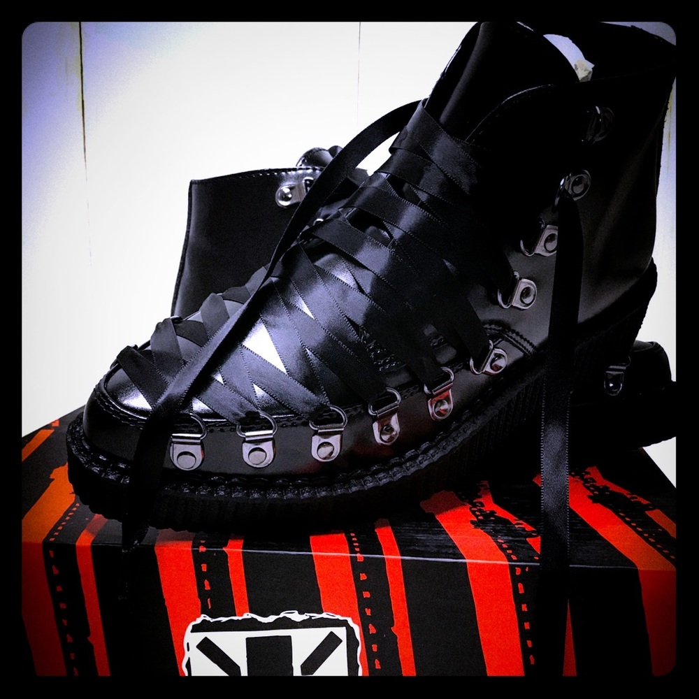 BK Corset Point Boot Creeper